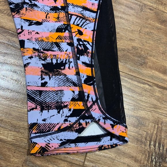 Lululemon colourful mesh side capri leggings - Picture 8 of 11